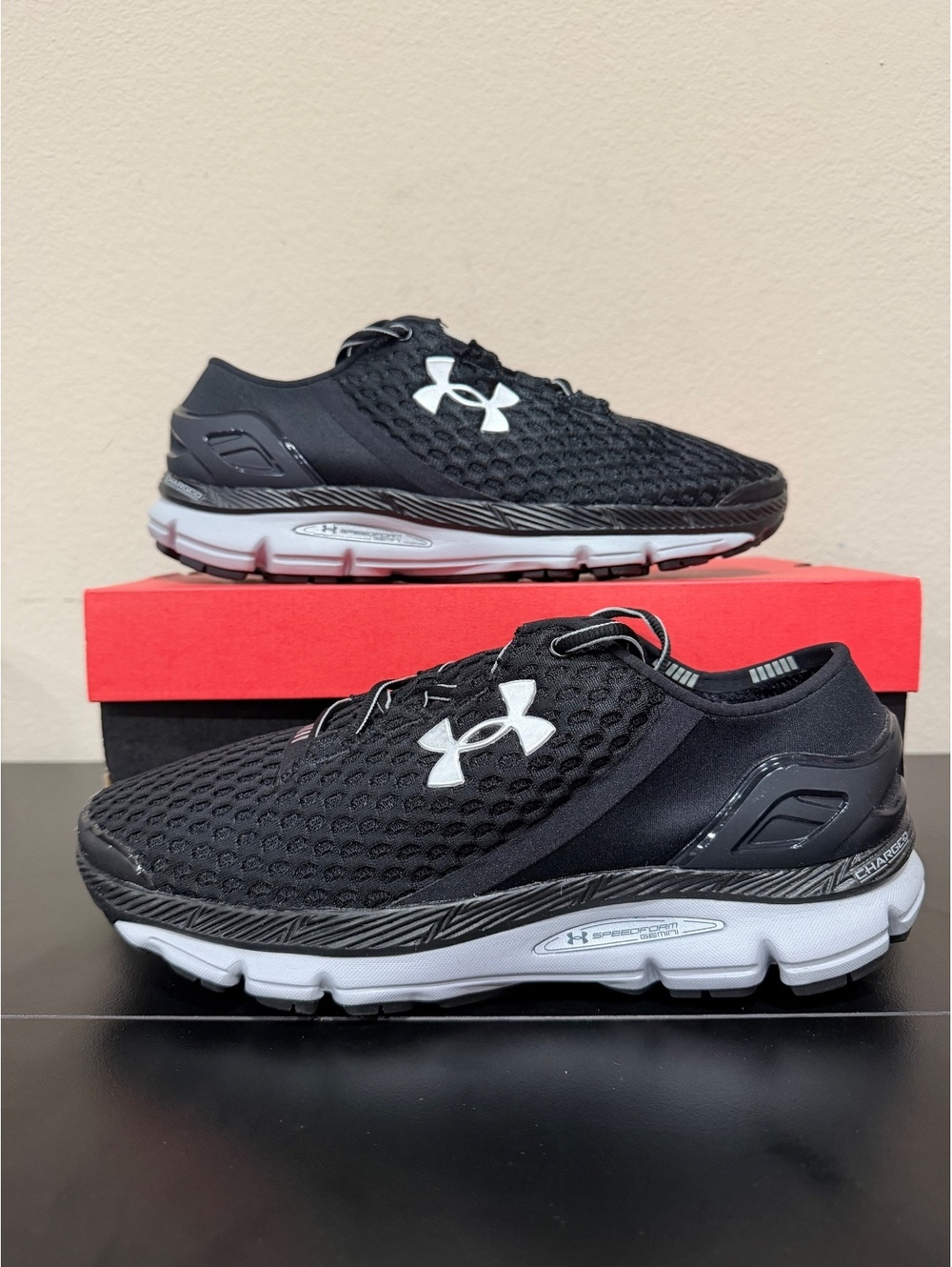 Size 9.5 - Under Armour Speedform Gemini “Black Metallic Silver”